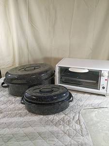 lot 90 image: Black Speckled Enamelware Roasting Pans with Westinghouse Toaster Oven