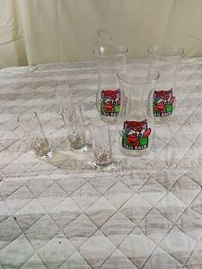 lot 91 image: Red Lobster Tail Back Beer Glasses Set