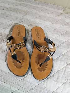 lot 102 image: Decorative Gold Beaded Flat Sandals
