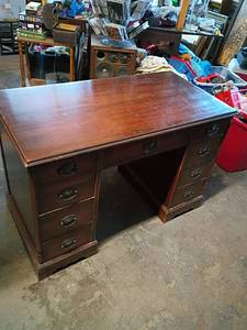 lot 132 image: 1940s Mahogany Knee-Hole Desk