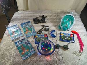 lot 133 image: Swimming Gear Bundle with Full Face Snorkel Mask