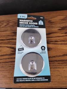 lot 3567 image: Heavy Duty Magnetic Decor Hooks - 2 Piece Set