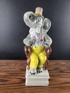 lot 3842 image: Circus Elephant Ceramic Figurine