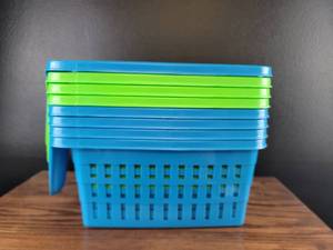 lot 3597 image: Plastic Storage Baskets Set - Blue and Green