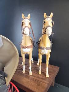lot 3610 image: Covered Wagon with Horse Team Display Set