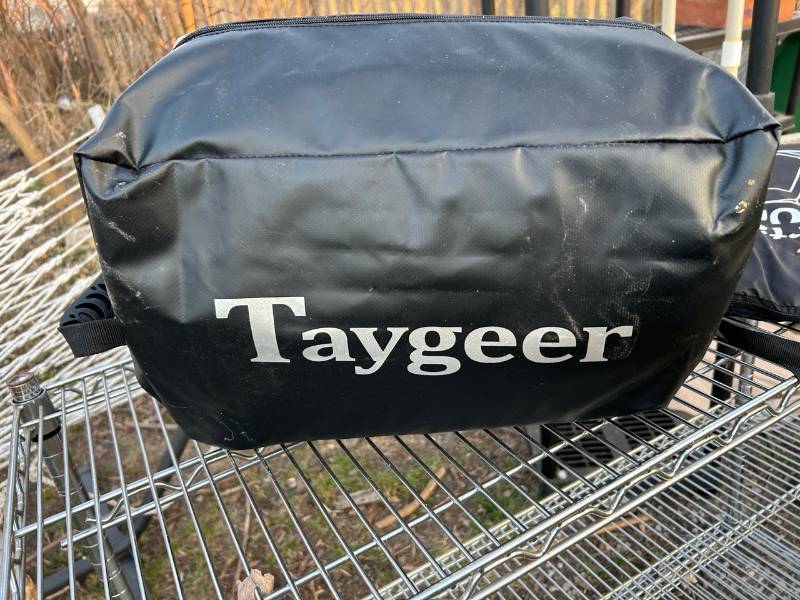 lot 163 image: Taygeer Rooftop Luggage Storage