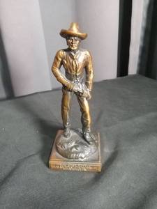 lot 2896 image: The Last Battle Texas Cowboy Bronze Statue - Dodge City Kansas