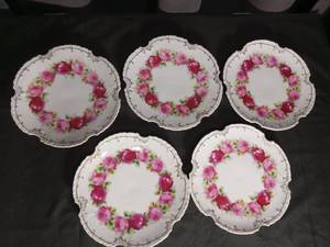lot 3005 image: Bavaria Pink Rose Dinner Plates Set