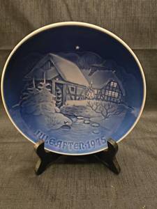 lot 3120 image: 1975 B&G Copenhagen Christmas Plate - Old Water Mill
