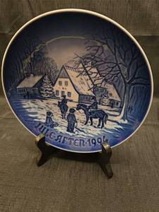 lot 3134 image: 1994 Copenhagen Christmas Collector Plate