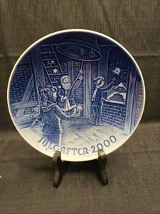 lot 3147 image: 2000 Bing & Grondahl Christmas Plate - Bell Tower Scene
