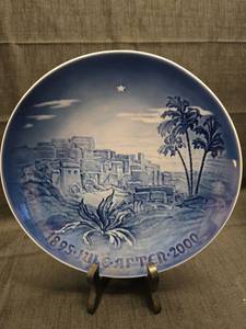 lot 3149 image: Bing & Grondahl Star of Bethlehem Jubilee Plate 2000