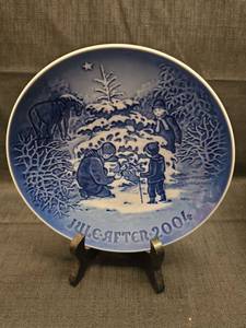 lot 3151 image: 2004 B&G Copenhagen Christmas Collector Plate
