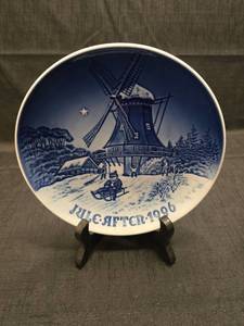 lot 3161 image: 1996 Bing & Grondahl Winter at the Old Mill Plate