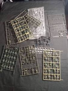 lot 2322 image: 172 Scale Military Model Soldier Sprues