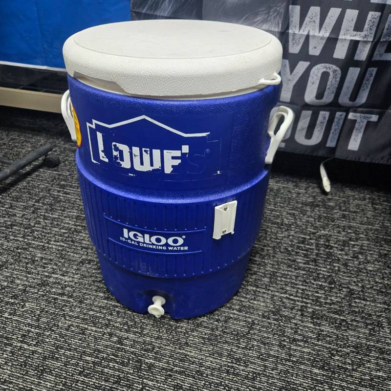 lot 210 image: Igloo 10 Gallon Water Cooler