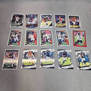 lot 321 image: Chicago Bears Football Trading Cards Lot - Modern Collection 15pk