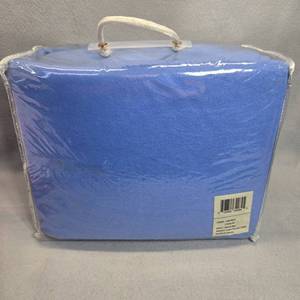 lot 331 image: Queen Fleece ShettBlanket Set