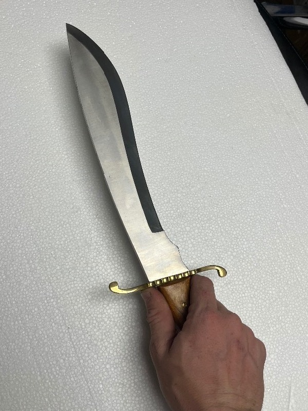 lot 421 image: Beautiful Steel Curved Blade - Pirate Style Era - Wood & Gold Handle 11 Blade