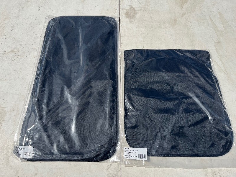 lot 122 image: TESLA 1078360-00-A MODEL X SunShades