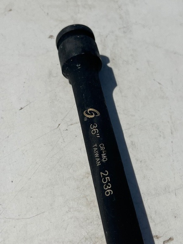 lot 399 image: SUNEX TOOLS 2536 12-Inch Drive by 36-Inch Impact Extension with Locking Pin