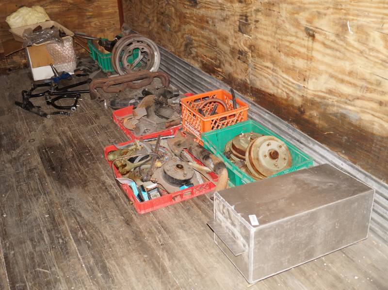 lot 1250 image: Lot of Numerous Volkswagen Parts-  HUGE-  Assumed to be Dune Buggy Parts