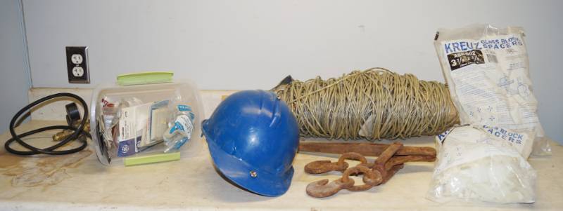 lot 1267 image: Gauges-Spacers- Hard Hat- LOOK