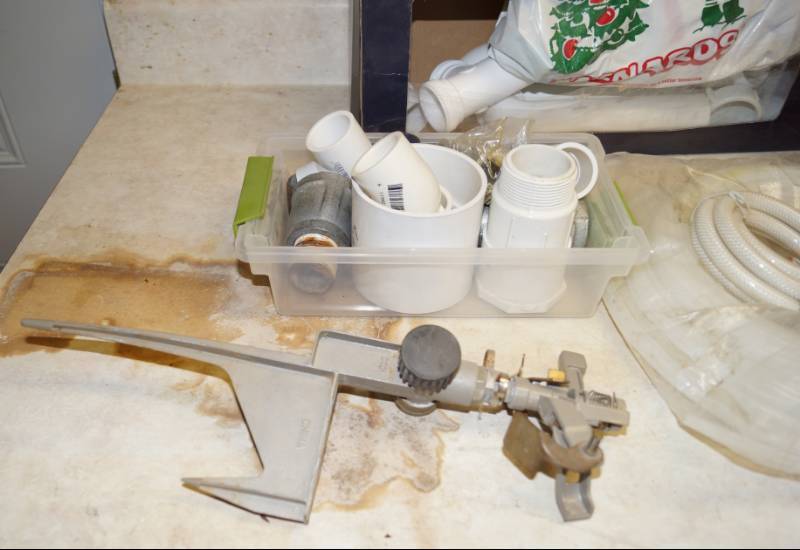 lot 1273 image: Door Knobs and Other Handles
