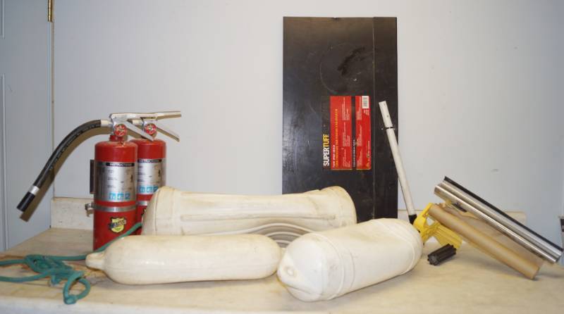 lot 1280 image: Fire Extinguishers- Boat Bumpers