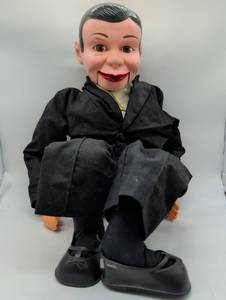 lot 101019 image: Eegee Co. Professional Ventriloquist Style Doll Dummy in Black Suit