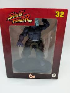 lot 101028 image: Street Fighter V, Oni Action Figure #32 by Fanhome