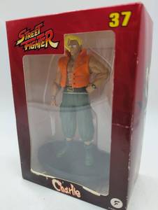 lot 101043 image: Street Fighter Charlie Action Figure #37 in box by Fanhome