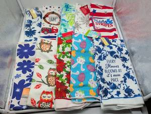 lot 101069 image: Decorative Kitchen Towel Sets