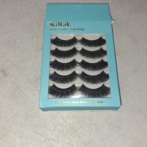 lot 50515 image: NARAK DIVAS SERIES FULL FLUFFY EYE LASHES