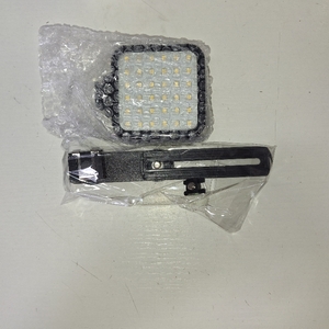 lot 55073 image: SV PREMUIM LED LIGHT INCLUDES BRACKET