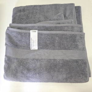 lot 57008 image: BETTER HOMES & GARDENS SIGNATURE SOFT BATH TOWEL