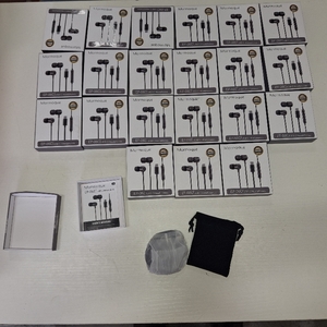 lot 57046 image: 22 BOXES - EP-06 USB Type C Earbuds in-Ear Wired Earphones,Built-in HD Microphone Magnetic Headphones, Clear Sound Quality bass Noise Cancelling Ear Buds