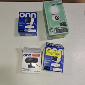 lot 103 image: Lot of miscellaneous cameras 4 pack