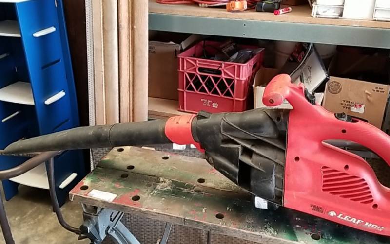 lot 15 image: Electric Leaf Blower- Works