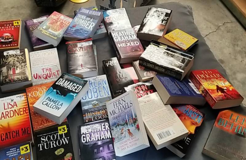 lot 34 image: Over 30 Paperback Books- Good Titles  Bid Em Up