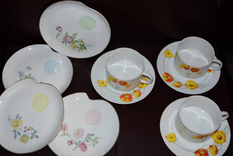 lot 489 image: 4 Lefton China Hand Painted Snack Plates & 3 Spring Floral Design, Fine China Soup Mug and Plate