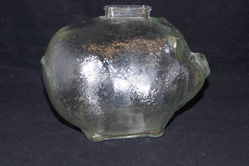 lot 496 image: Vintage Anchor Hocking Clear Glass Piggy Bank
