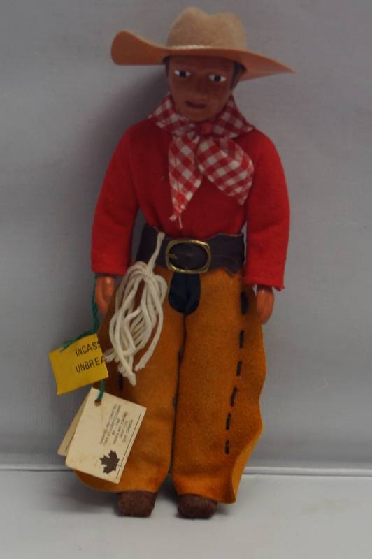 lot 498 image: Authentic Indien Art Eskimo Trapper Doll wTag