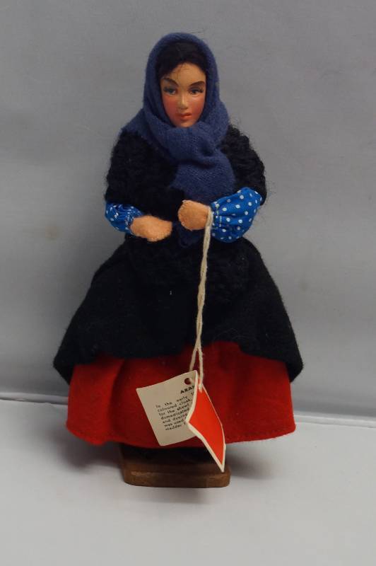 lot 500 image: Vintage 1950s Jay of Dublin Collectors  Character Doll  Aran Islander