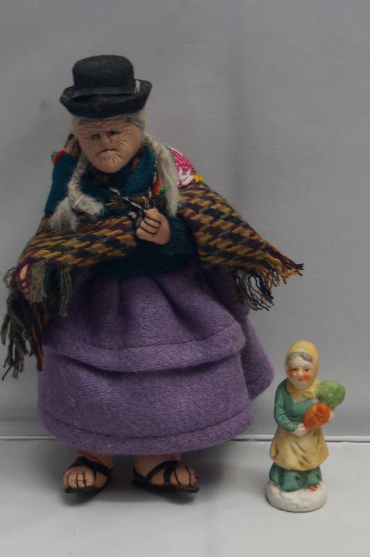 lot 501 image: Older Lady Doll & Figurine
