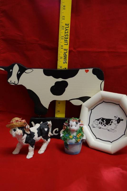 lot 504 image: COWS  A Herd of Cow Decorations