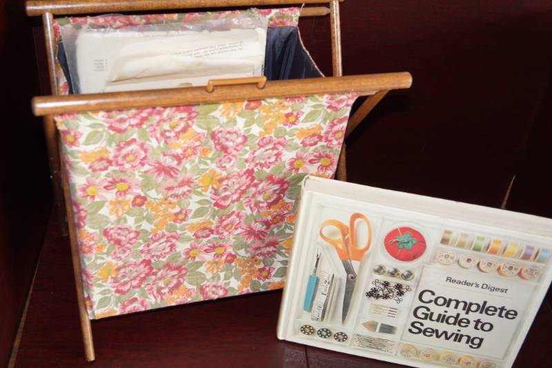 lot 536 image: LOOK Vintage Sewing Lot with IRON ONS