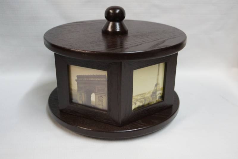 lot 559 image: Wooden Rotating Table Top Photo Box