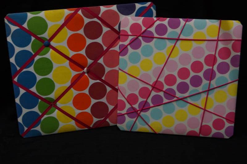 lot 560 image: 2 Cool Wall Hanging Photo Holder