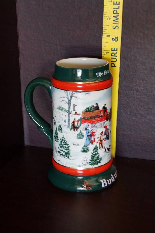 lot 562 image: 1991 Budweiser Holiday Stein